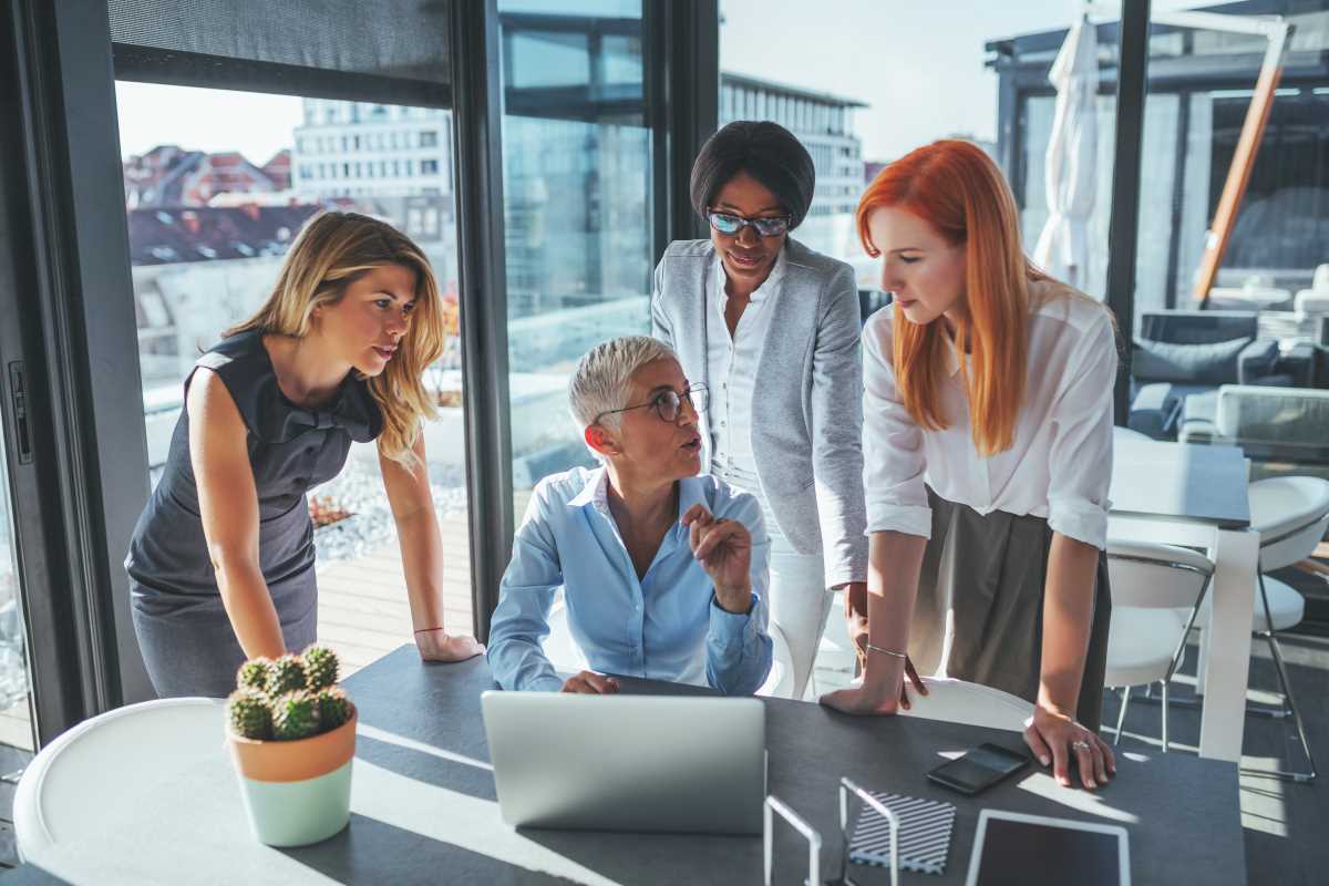 Leadership Programs that Power Ambitious Career Paths