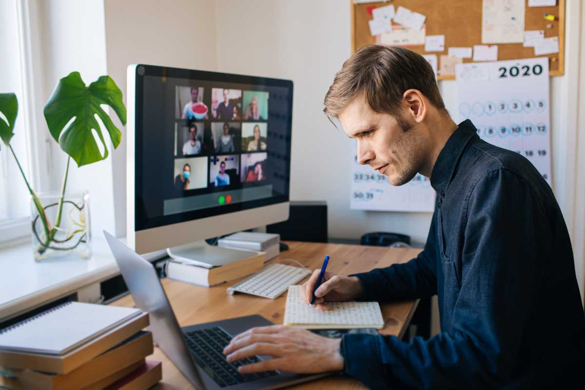 7 Smart Strategies for Managing Up in Complex Organizations