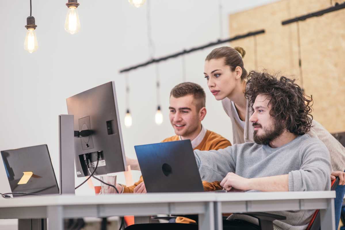 5 Essential Strategies for Navigating Office Politics in Busy Business Districts