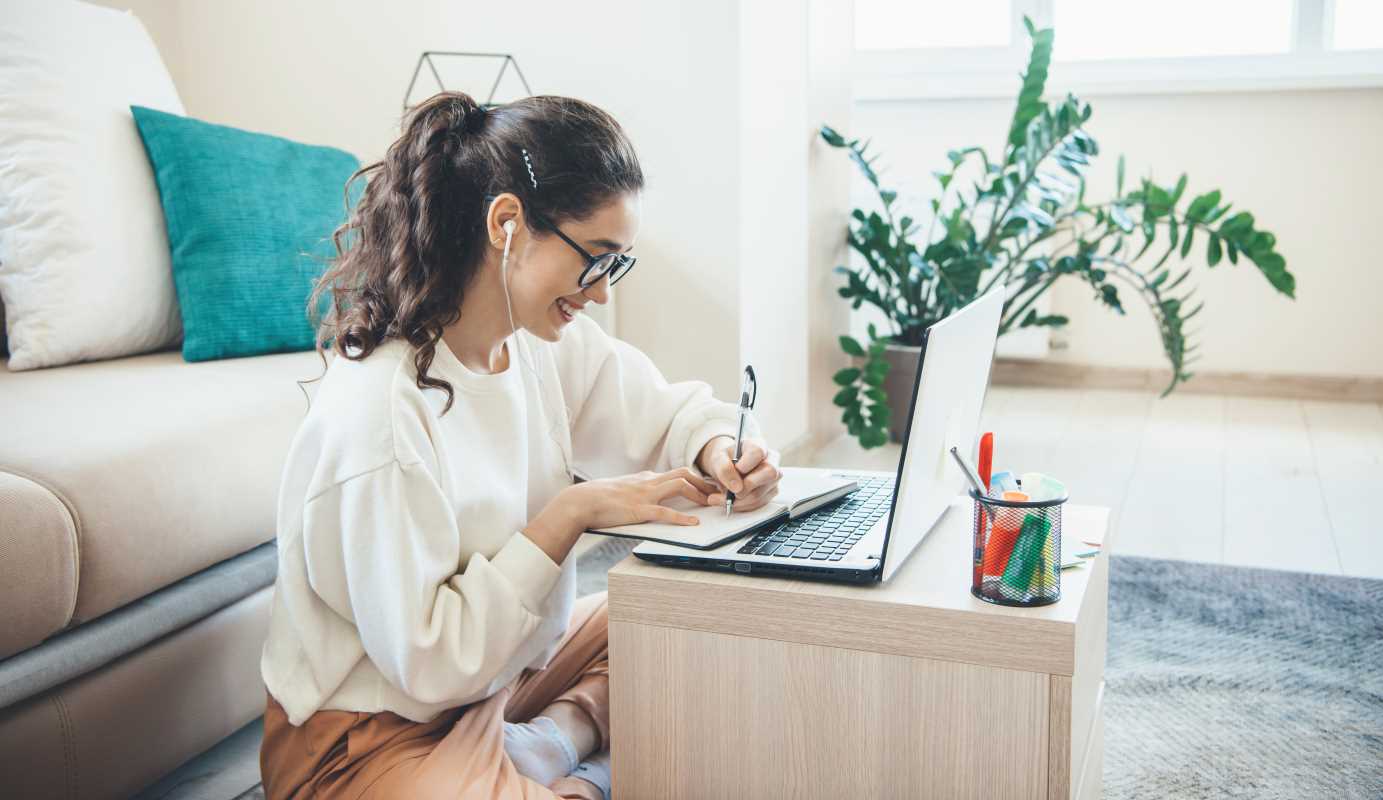 Short Courses that Boost Career Growth in Busy Environments
