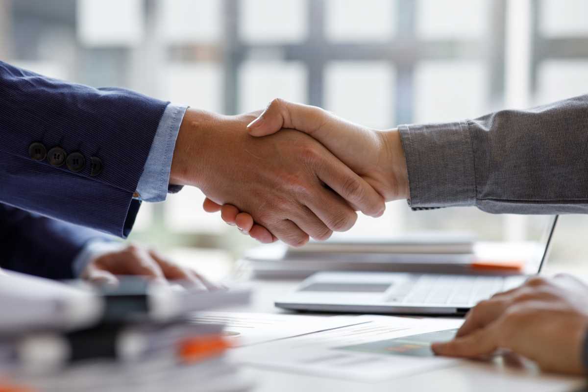 How to Leverage Industry Partnerships When Choosing Graduate Programs